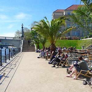 Riverside boardwalk recreation in Berlin