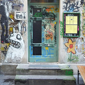 Berlin sidewalk sitting area